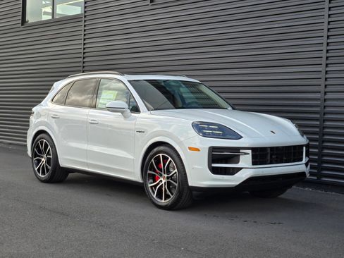 New 2026 Porsche Cayenne S AWD/4WD image 9