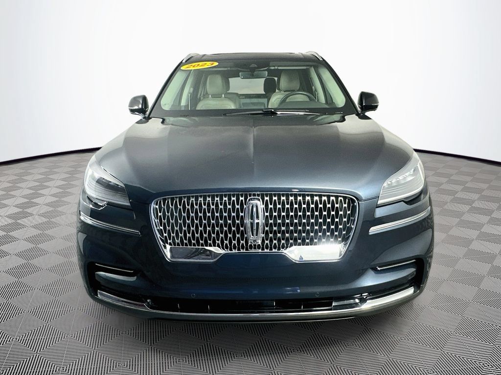 Used 2023 Lincoln Aviator Reserve w/ Elements Package Plus AWD/4WD image 4
