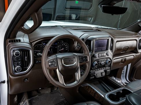 Used 2021 GMC Sierra 2500 Denali w/ Denali Ultimate Package AWD/4WD image 16