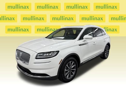 Used 2022 Lincoln Nautilus FWD image 13
