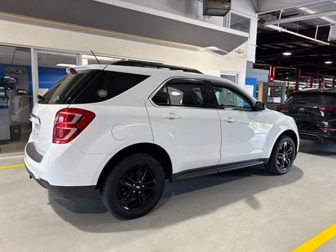 Used 2017 Chevrolet Equinox LT w/ Sport Edition FWD image 4