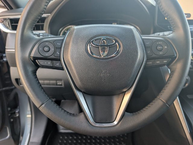Used 2024 Toyota Venza XLE AWD/4WD image 12