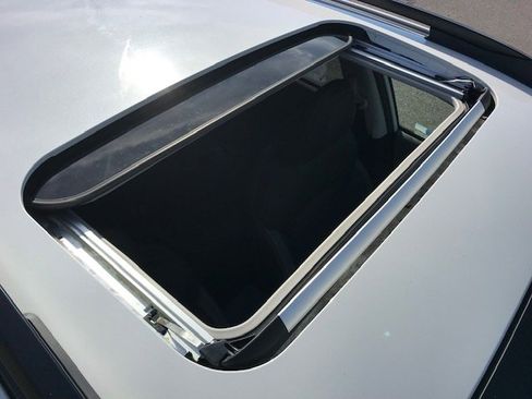 Certified 2025 Subaru Crosstrek 2.5i Limited w/ Popular Package #4A image 9