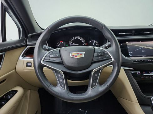 Used 2017 Cadillac XT5 Luxury w/ Driver Awareness Package FWD image 23