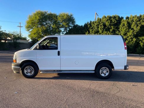 Used 2018 Chevrolet Express 2500 w/ Driver Convenience Package image 5