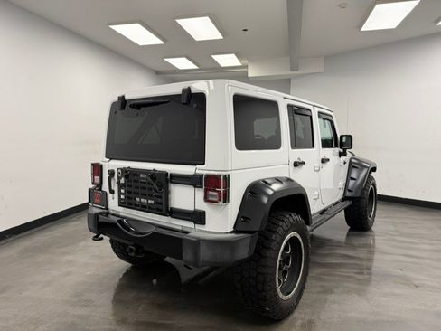 Used 2015 Jeep Wrangler Unlimited Sahara AWD/4WD image 9