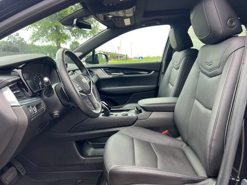 Certified 2024 Cadillac XT5 Premium Luxury AWD/4WD image 4
