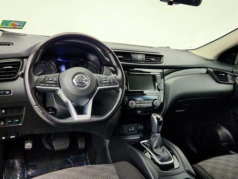Used 2020 Nissan Rogue Sport SV w/ All-Weather Package AWD/4WD image 12