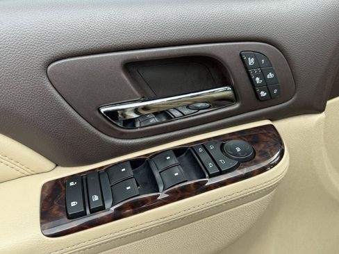 Used 2013 GMC Yukon Denali AWD/4WD image 25