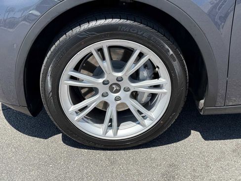 Used 2021 Tesla Model Y Long Range AWD/4WD image 32