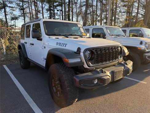 Used 2025 Jeep Wrangler Willys image 3