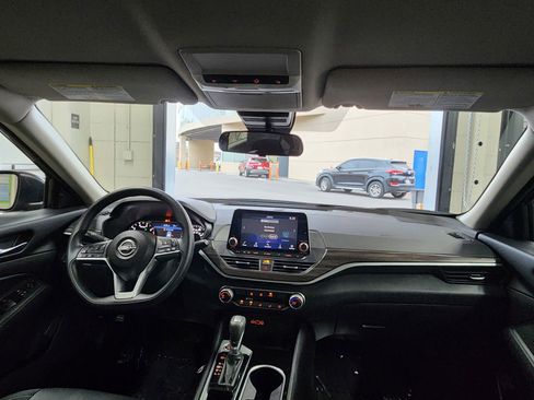 Used 2024 Nissan Altima 2.5 SV FWD image 54