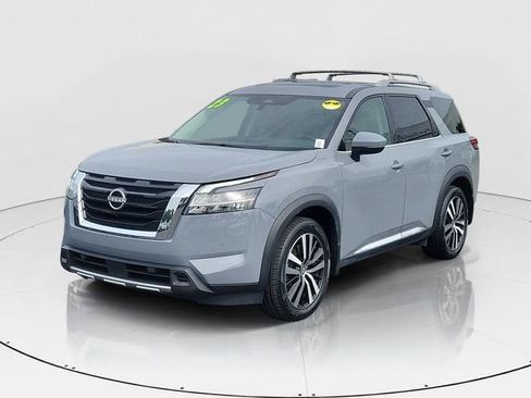 Used 2023 Nissan Pathfinder Platinum AWD/4WD image 31