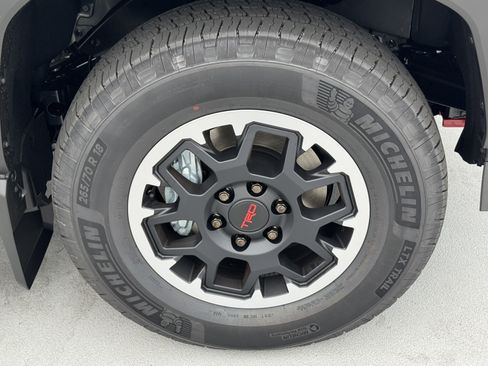 New 2026 Toyota 4Runner TRD Off-Road Premium AWD/4WD image 15