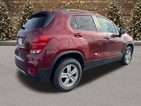 Used 2022 Chevrolet Trax LT w/ LT Convenience Package image 7