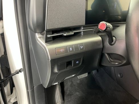 Used 2025 Hyundai Kona SEL AWD/4WD image 24