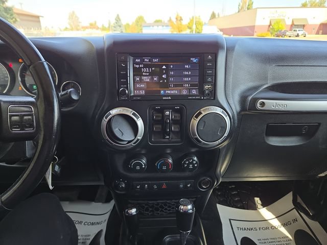 Used 2018 Jeep Wrangler Unlimited Rubicon w/ Cold Weather Group AWD/4WD image 19