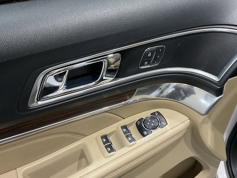 Used 2017 Ford Explorer Limited w/ Equipment Group 301A image 5