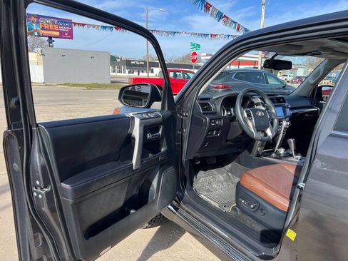Used 2018 Toyota 4Runner Limited image 8