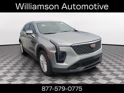 Certified 2024 Cadillac XT4 Luxury FWD image 1