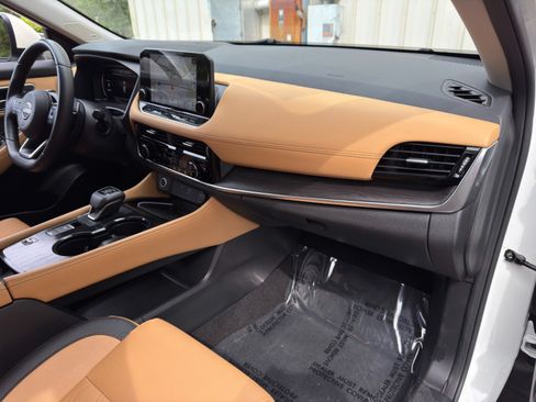 Used 2022 Nissan Rogue Platinum w/ Head-Up Display Package FWD image 14