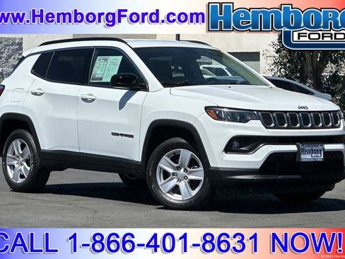Used 2022 Jeep Compass Latitude w/ Convenience Group AWD/4WD image 1