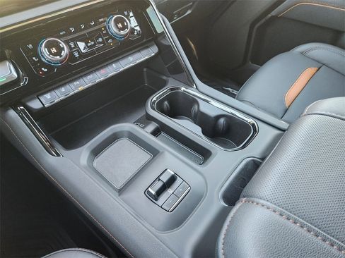 Used 2025 GMC Sierra 2500 AT4 w/ AT4 Premium Plus Package image 20