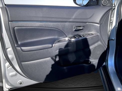 Used 2025 Mitsubishi Outlander Sport AWD image 19