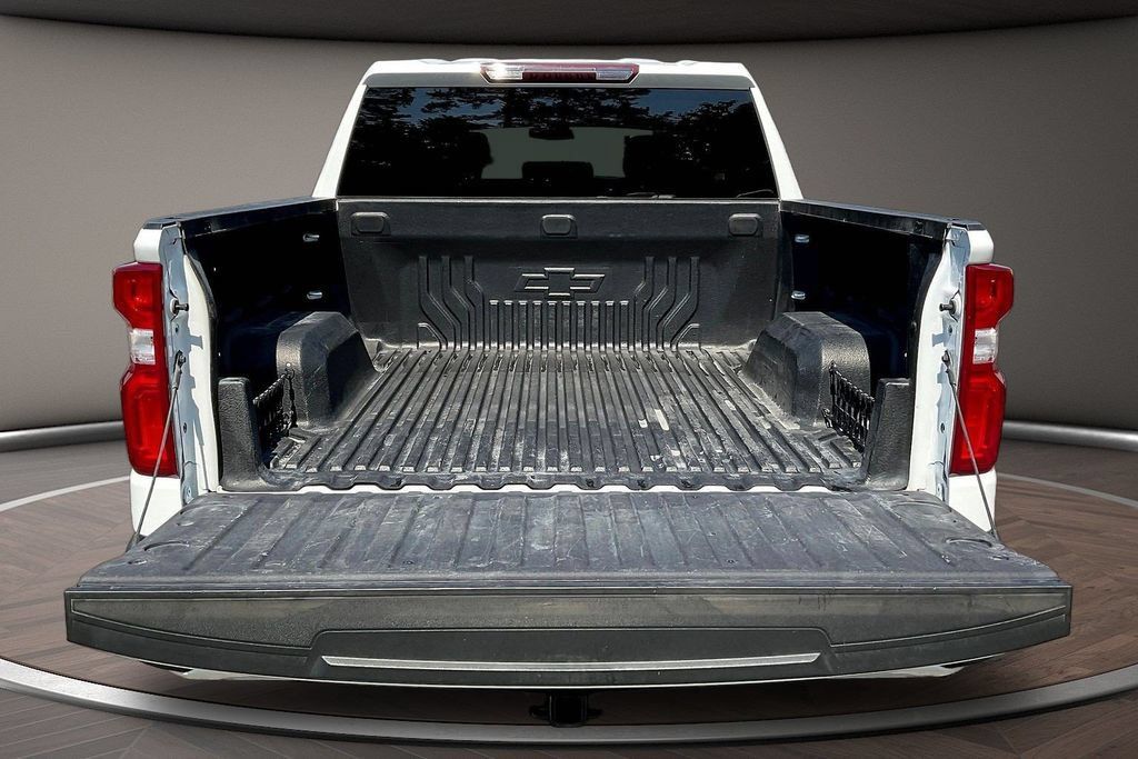 Used 2024 Chevrolet Silverado 1500 RST RWD image 10