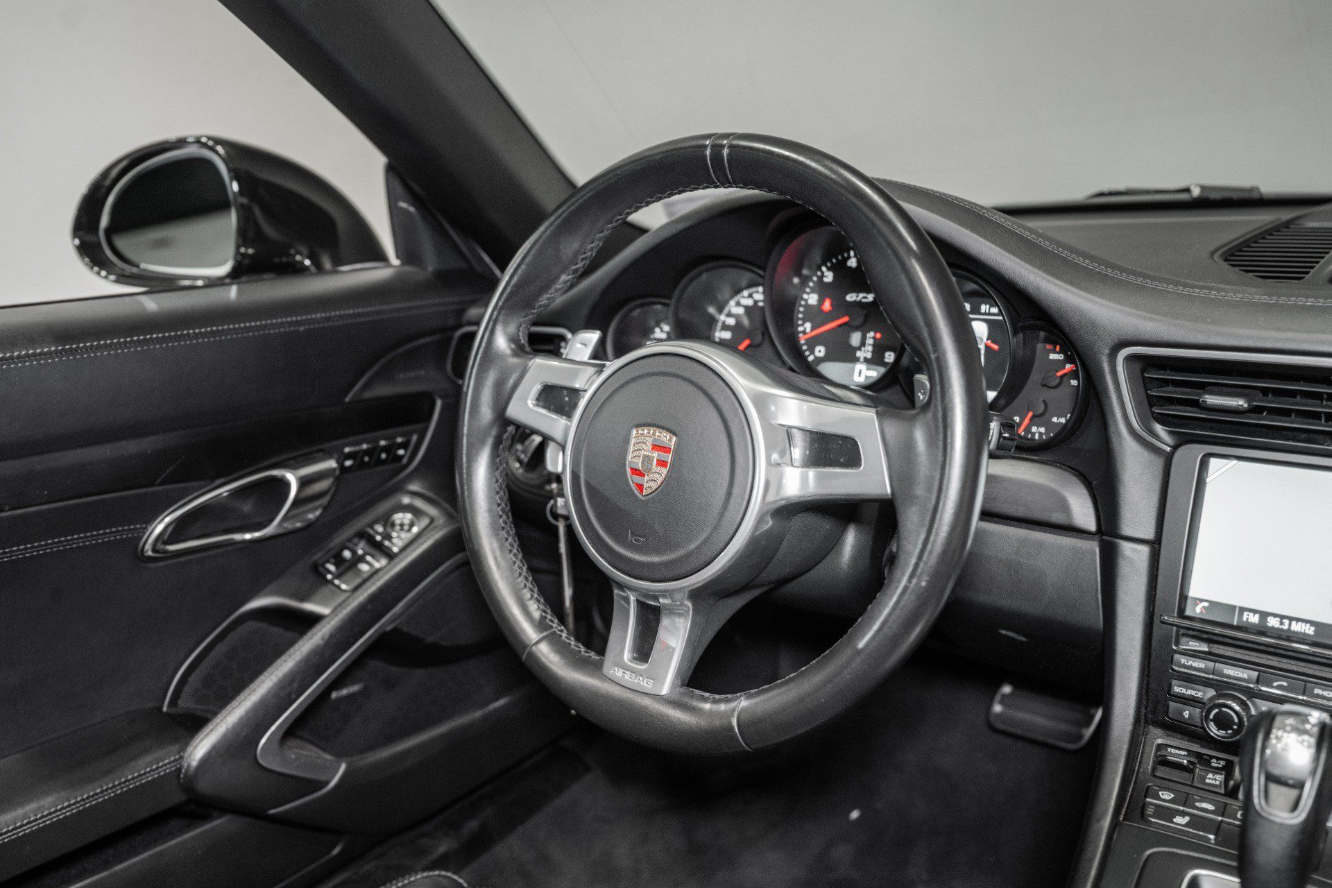 Used 2016 Porsche 911 Carrera GTS RWD image 26