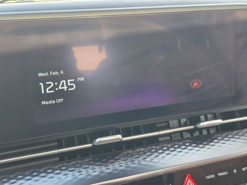 Certified 2023 Kia Carnival SX Prestige image 24