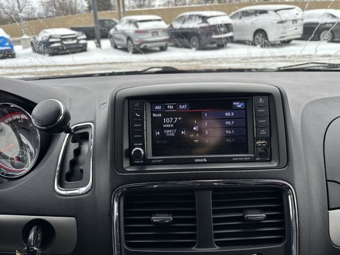 Used 2019 Dodge Grand Caravan GT image 8