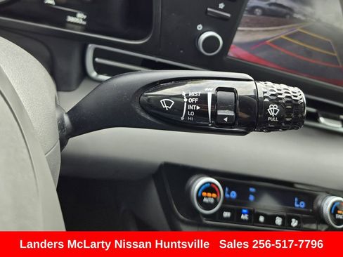 Used 2023 Hyundai Elantra SEL image 22