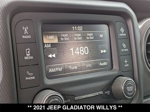 Used 2021 Jeep Gladiator Willys image 6