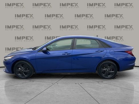 Used 2023 Hyundai Elantra SEL image 2