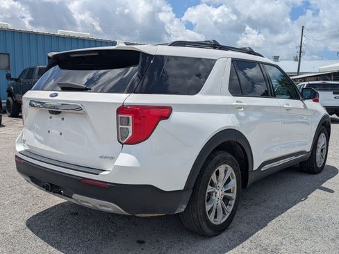 Used 2024 Ford Explorer XLT w/ Equipment Group 202A AWD/4WD image 4