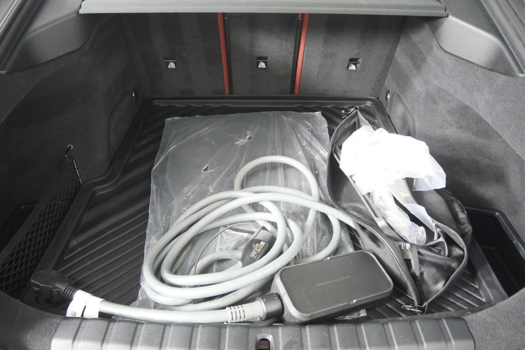 Used 2024 BMW i4 eDrive40 w/ M Sport Package RWD image 17