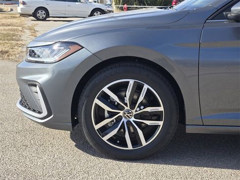 New 2026 Volkswagen Jetta SE image 5