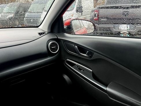 Used 2020 Hyundai Kona SE image 26