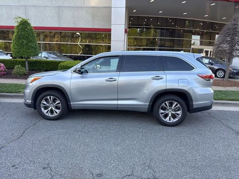 Used 2015 Toyota Highlander XLE image 9