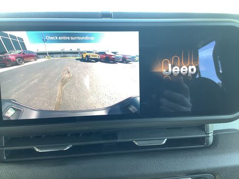 New 2026 Jeep Gladiator Sport AWD/4WD image 17