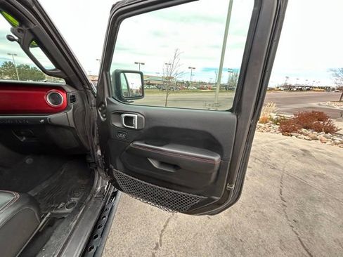 Used 2018 Jeep Wrangler Unlimited Rubicon image 28