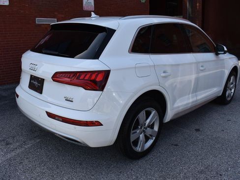 Used 2018 Audi Q5 2.0T Premium Plus w/ Premium Plus Package AWD/4WD image 3