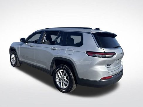 Used 2021 Jeep Grand Cherokee L Laredo w/ Luxury Tech Group I AWD/4WD image 3