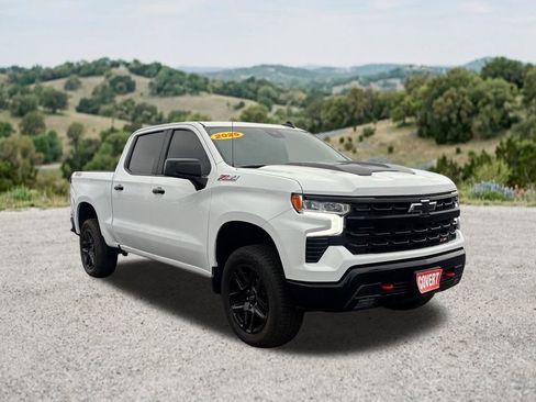 Used 2025 Chevrolet Silverado 1500 LT Trail Boss w/ Protection Package AWD/4WD image 8