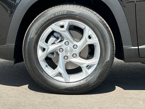New 2026 Chevrolet Trax LS w/ LS Convenience Package FWD image 24