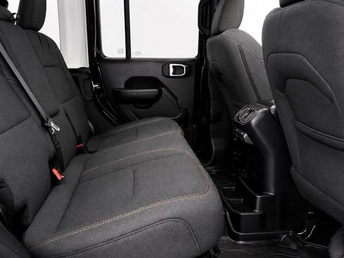 Used 2024 Jeep Wrangler Unlimited w/ Convenience Group AWD/4WD image 19