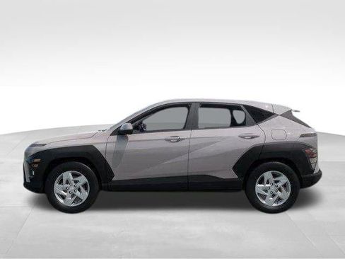 Used 2025 Hyundai Kona SE FWD image 3