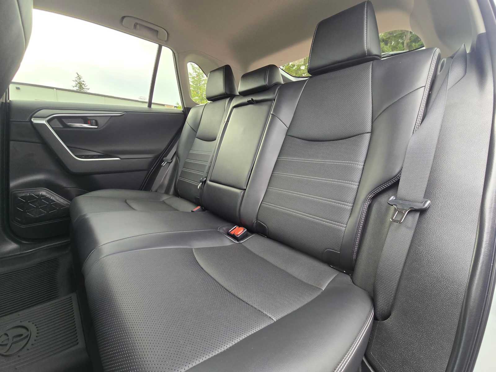 Used 2023 Toyota RAV4 Limited w/ Limited Grade Weather Package AWD/4WD image 17