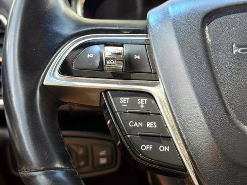 Used 2019 Lincoln Nautilus Select AWD/4WD image 24